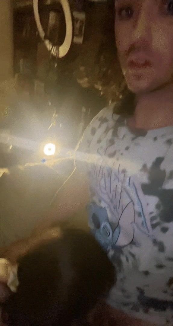 Love the position she is in while she sucks dick
